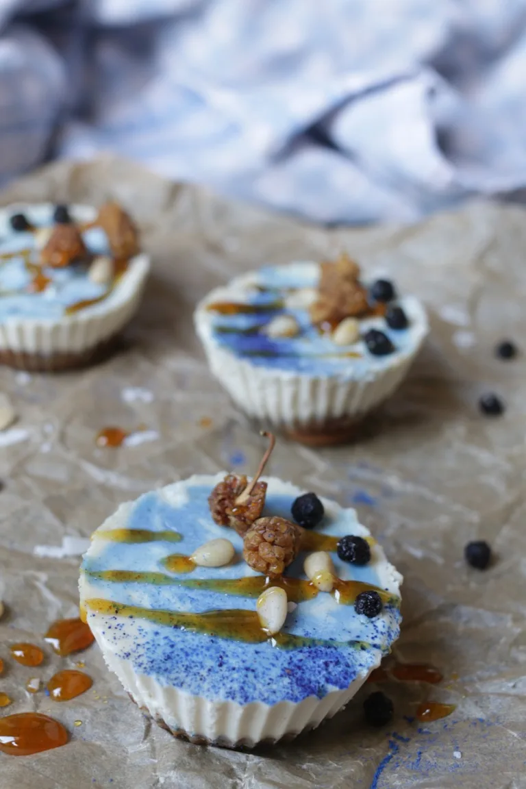 blue spitulina cake