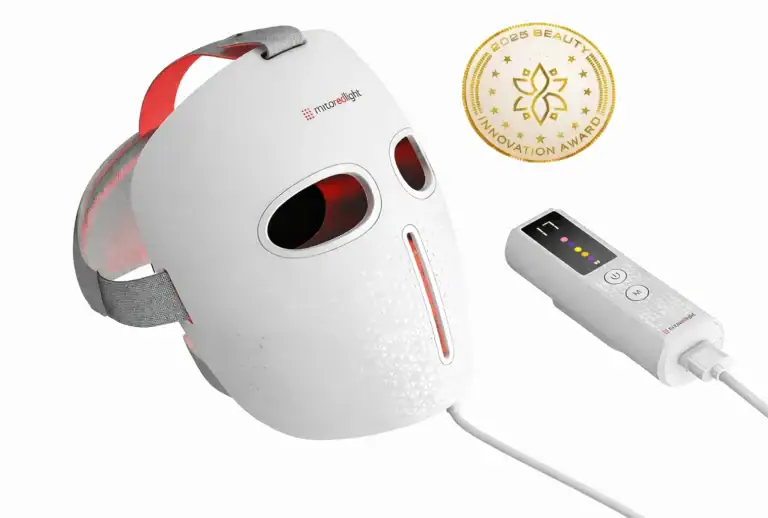 MitoGLOW_red light Mask_with_Award_Badge