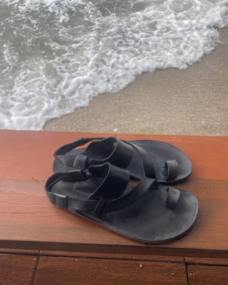 vivobarefoot sandals black