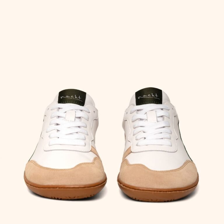 nackt manon barefoot sneakers