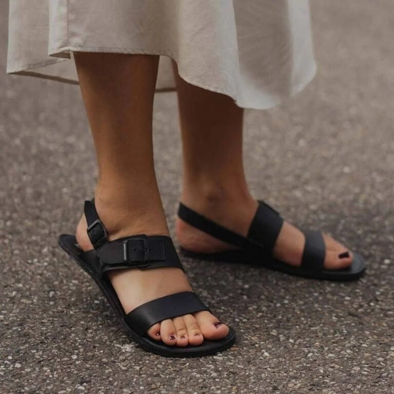 Groundies, Kos Black barefoot sandals