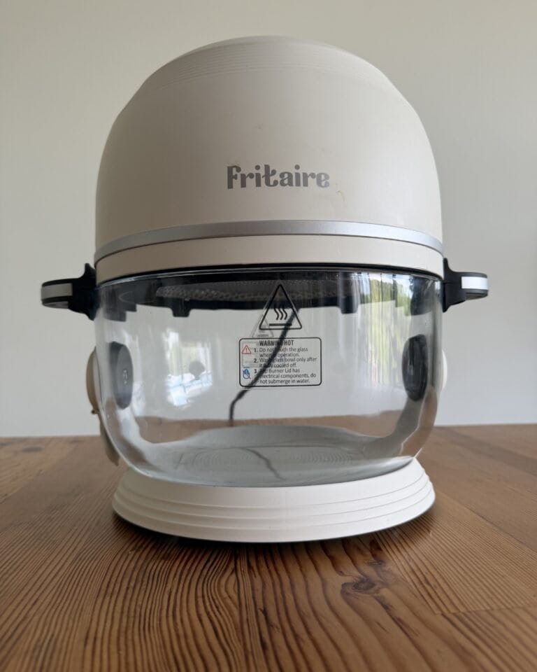 fritaire airfryer on a kithen counter (2)