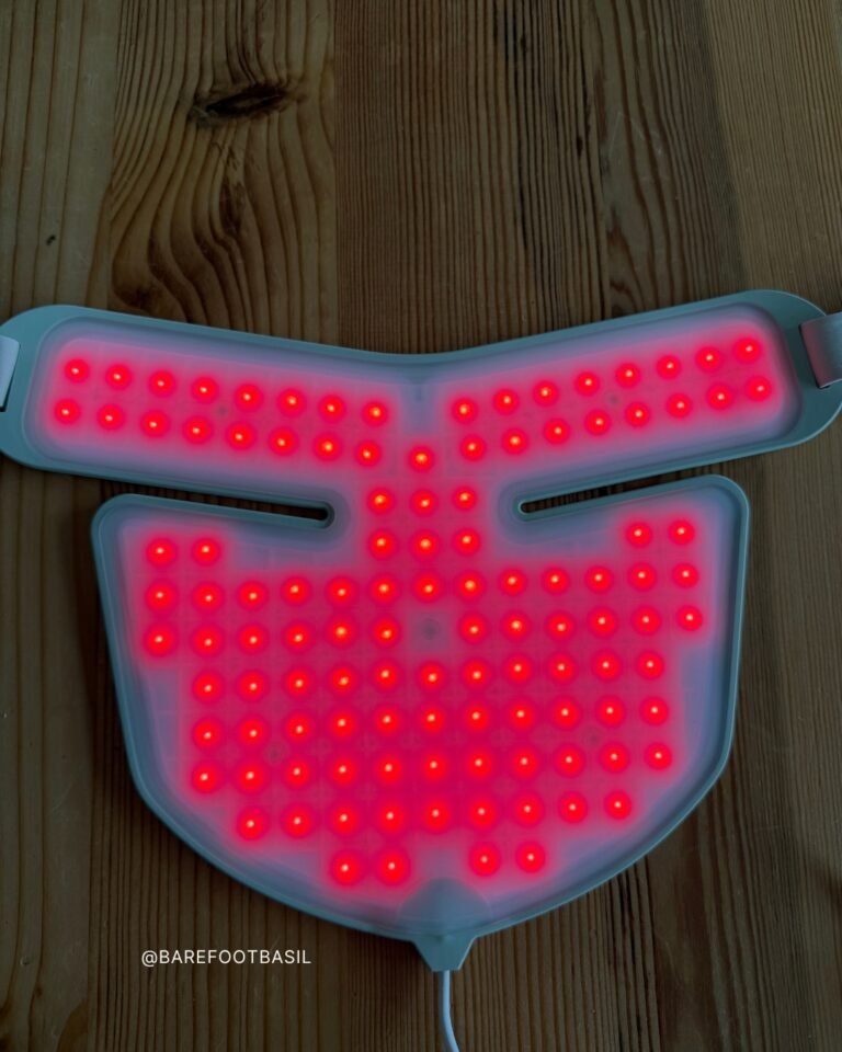 Nanoleaf LED Light Therapy Neck Decolletage Mask red light